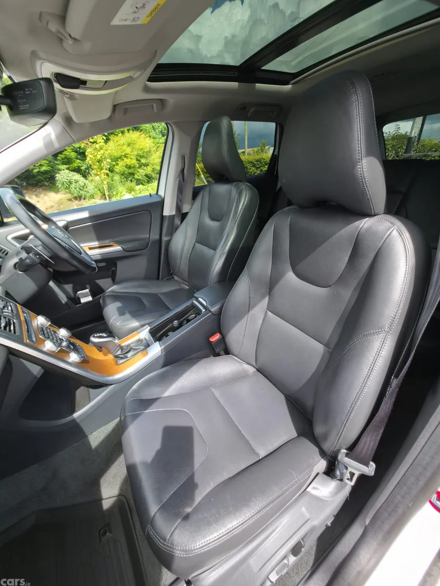 Volvo XC60 SUV, Diesel, 2017, White