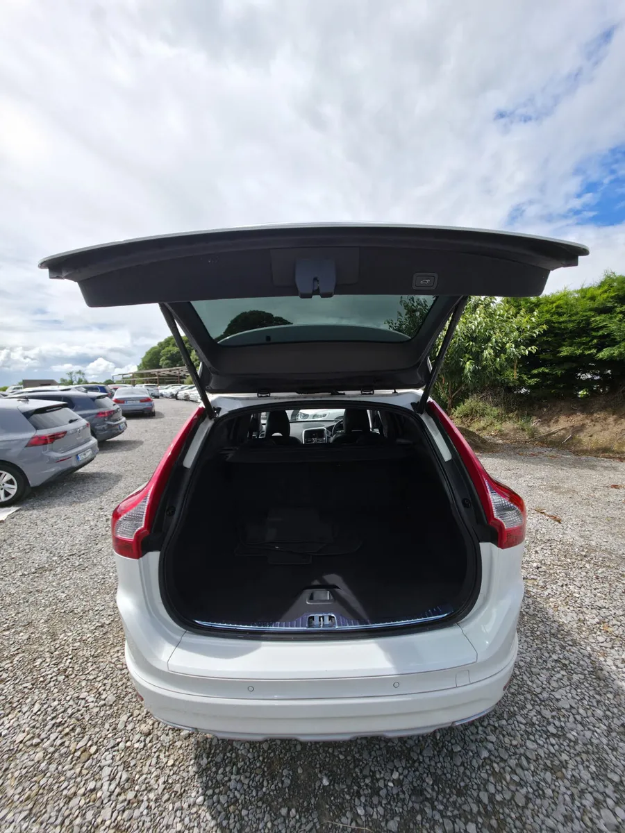 Volvo XC60 SUV, Diesel, 2017, White