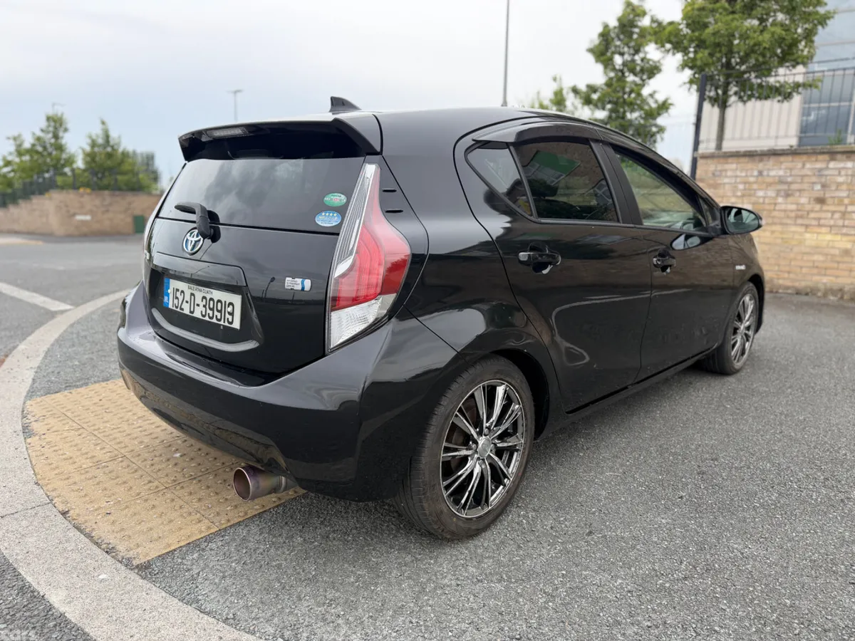 Toyota Aqua Hatchback, Petrol Hybrid, 2015, Black