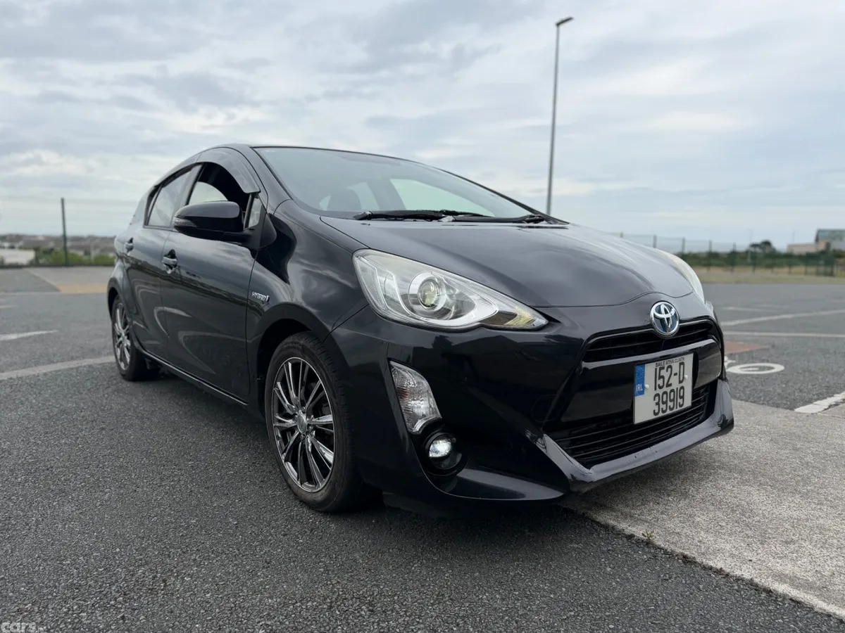 Toyota Aqua Hatchback, Petrol Hybrid, 2015, Black