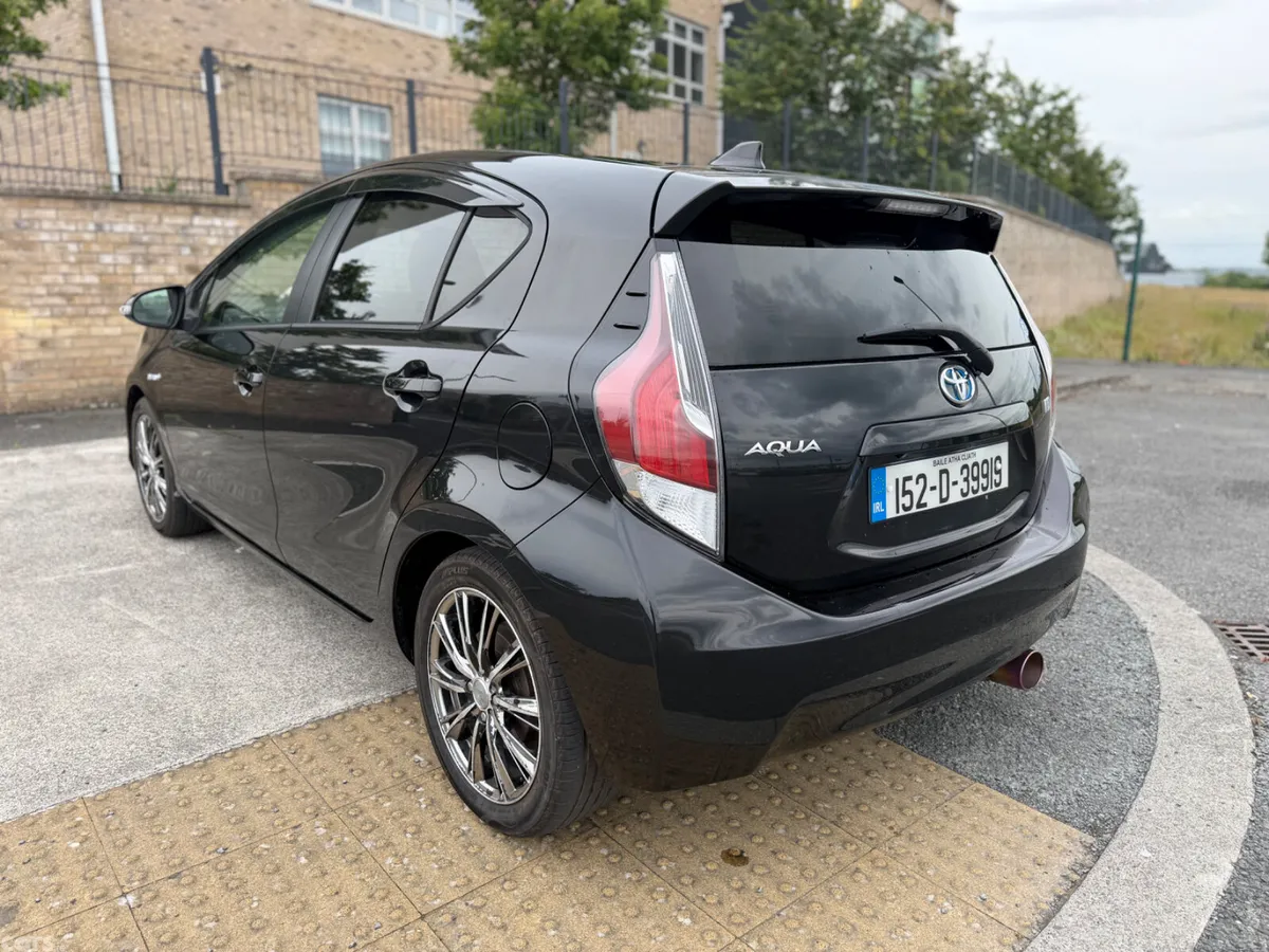 Toyota Aqua Hatchback, Petrol Hybrid, 2015, Black