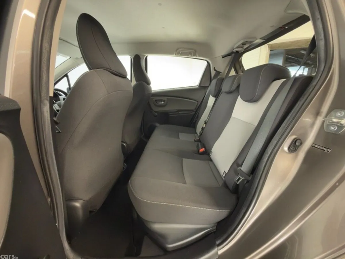 Toyota Yaris Hatchback, Petrol Hybrid, 2020, Bronze