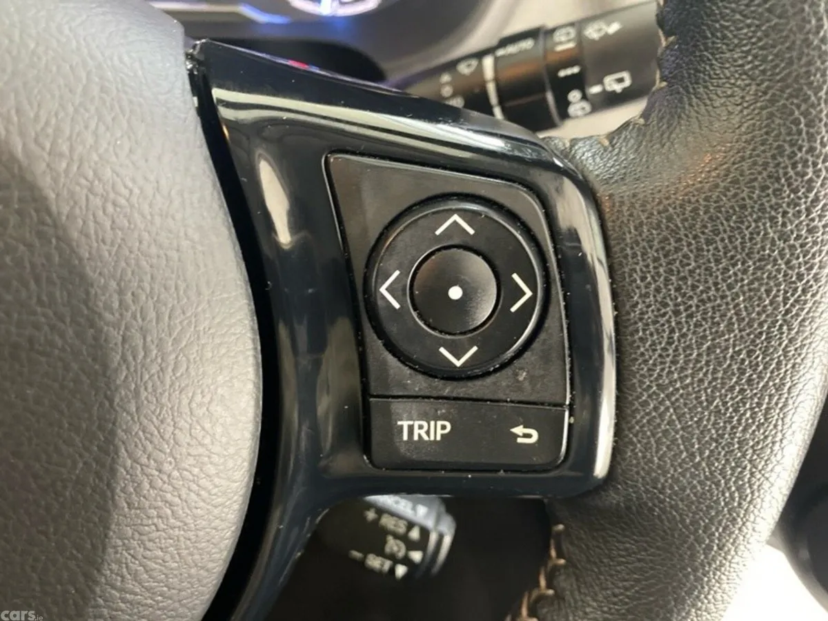 Toyota Yaris Hatchback, Petrol Hybrid, 2020, Bronze