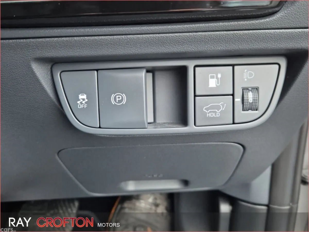 Kia EV6 MPV, Electric, 2024, Grey