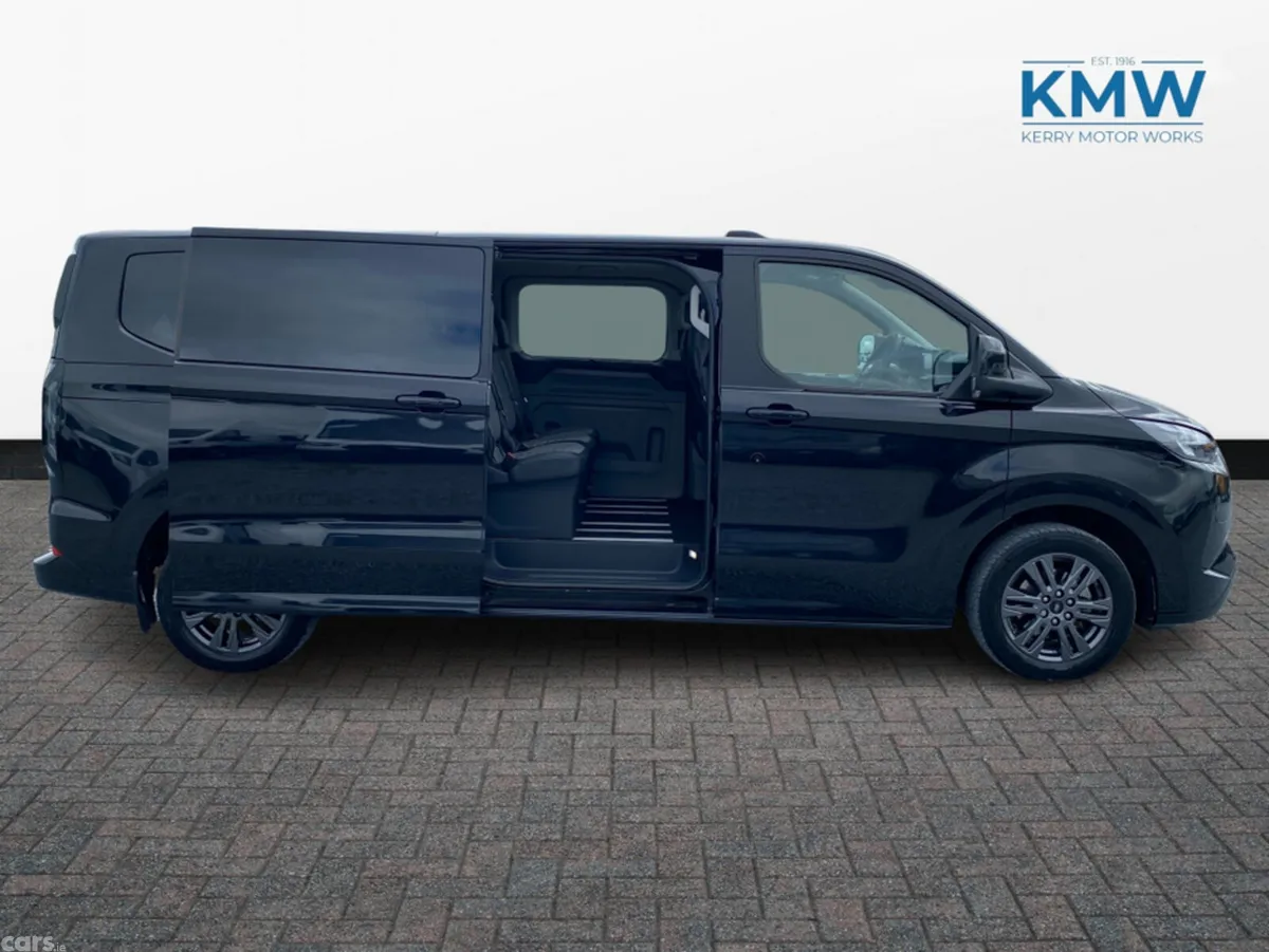 Ford Tourneo Custom MPV, Petrol Plug-in Hybrid, 2025, Black