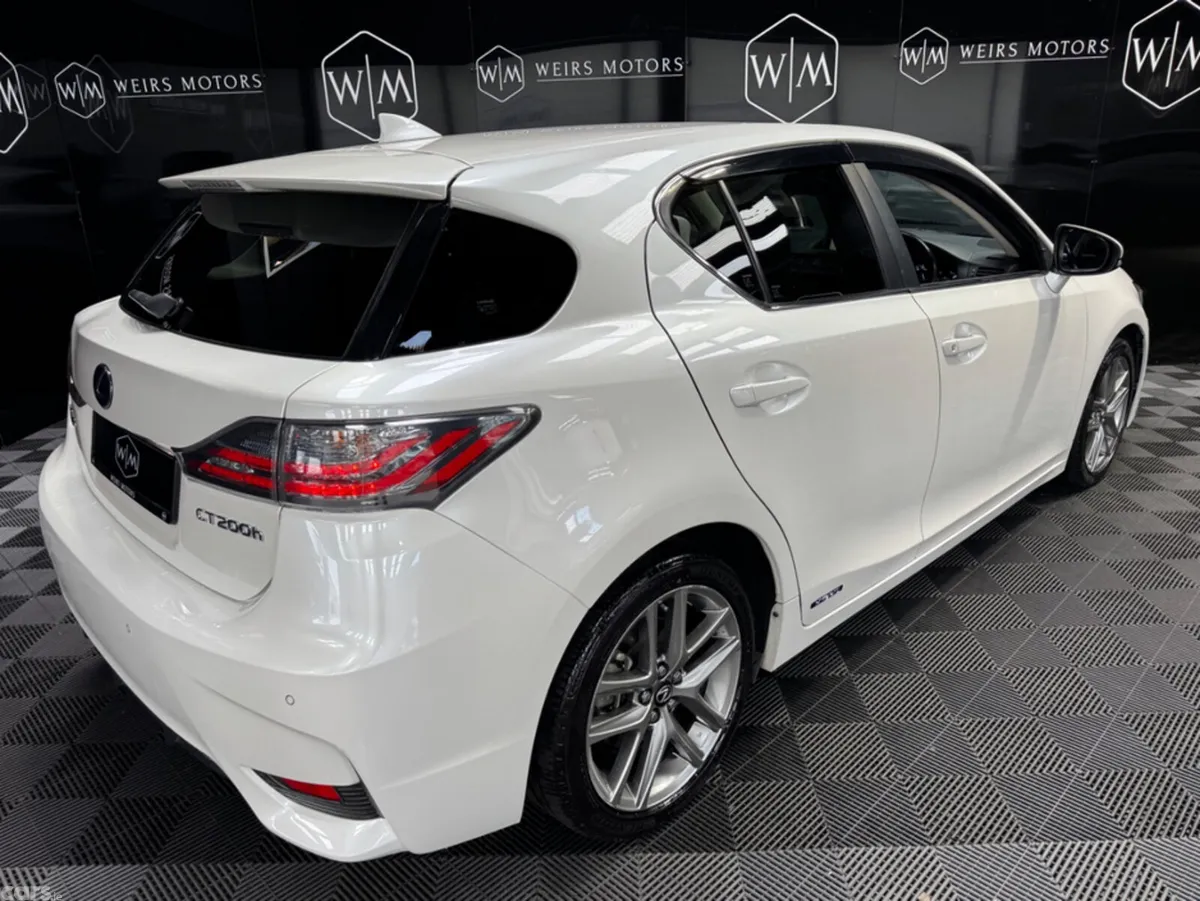 Lexus CT Hatchback, Petrol Hybrid, 2017, White