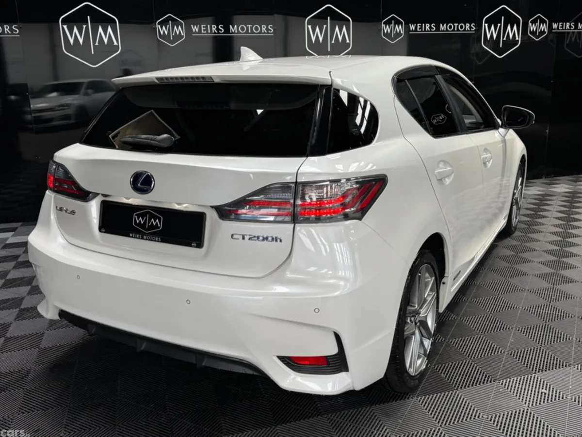 Lexus CT Hatchback, Petrol Hybrid, 2017, White