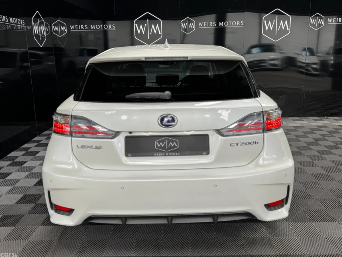 Lexus CT Hatchback, Petrol Hybrid, 2017, White