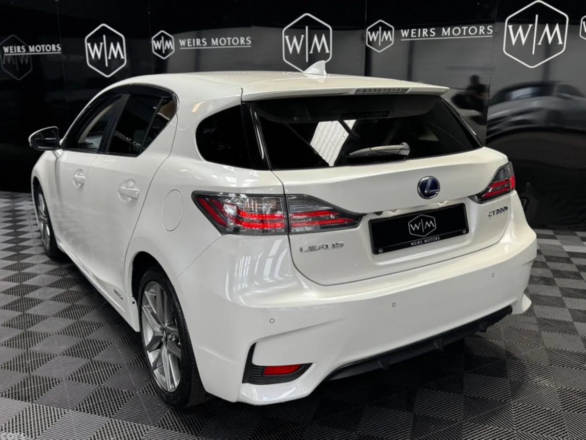 Lexus CT Hatchback, Petrol Hybrid, 2017, White