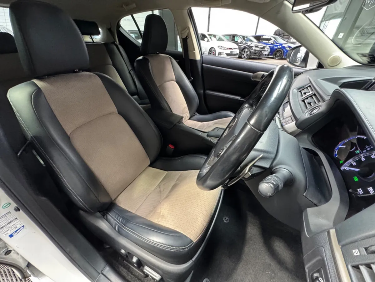 Lexus CT Hatchback, Petrol Hybrid, 2017, White