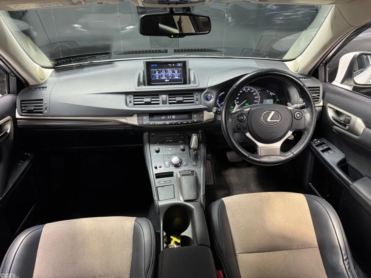 Lexus CT Hatchback, Petrol Hybrid, 2017, White