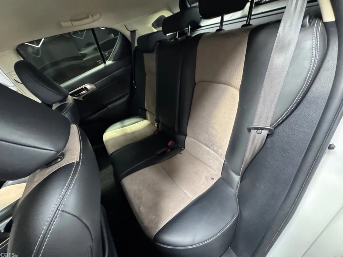 Lexus CT Hatchback, Petrol Hybrid, 2017, White