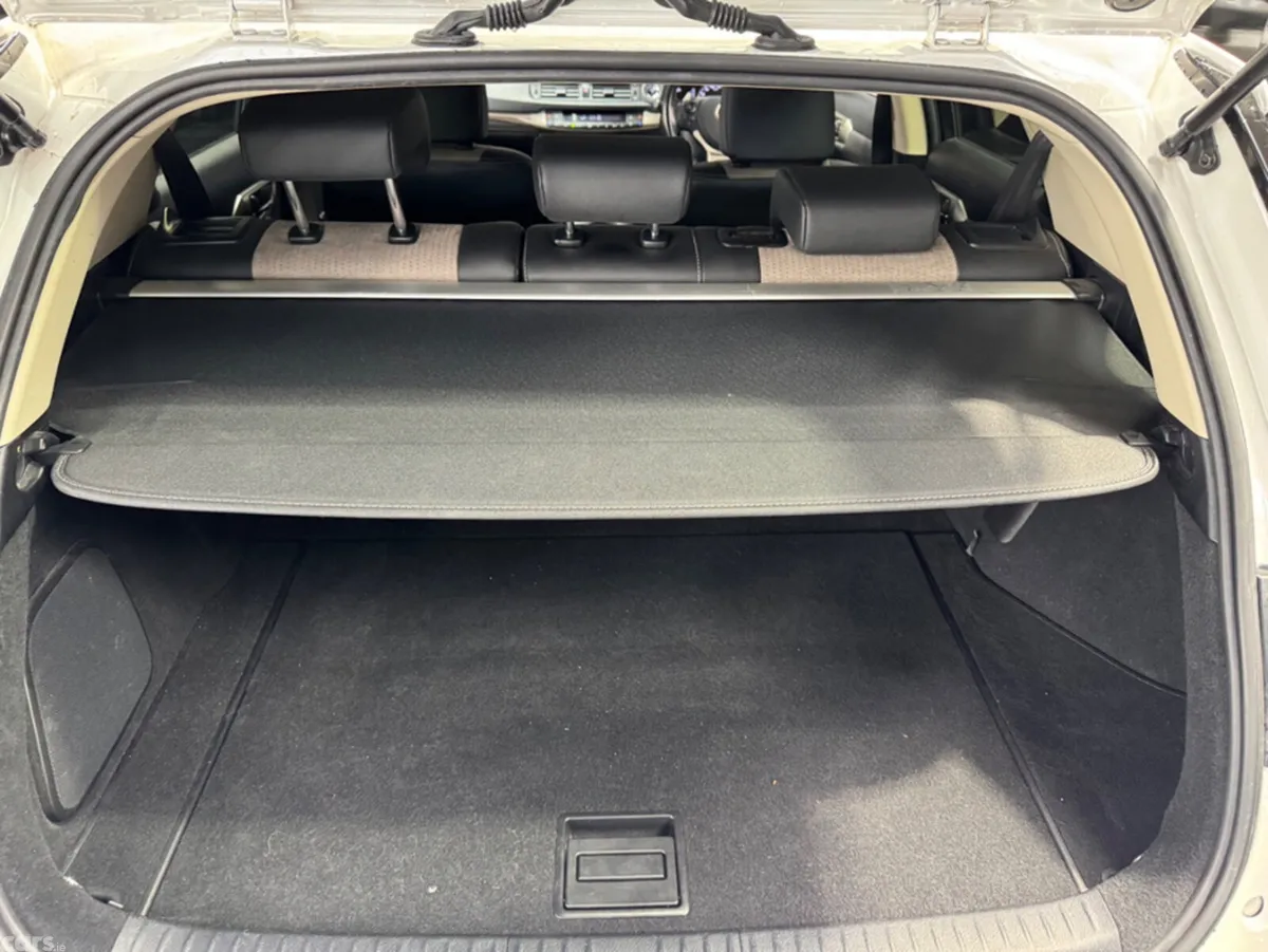 Lexus CT Hatchback, Petrol Hybrid, 2017, White