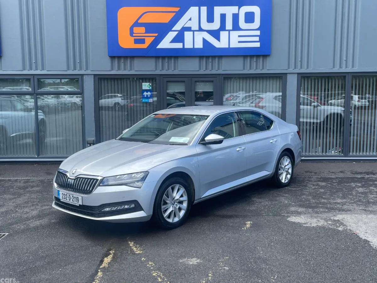 Skoda Superb Hatchback, Diesel, 2023, Grey