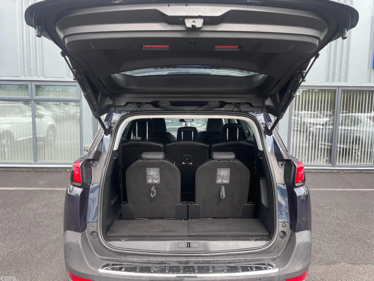 Peugeot 5008 MPV, Diesel, 2018, Blue