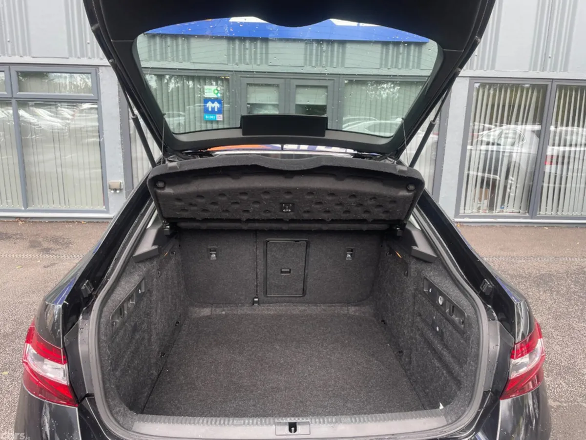 Skoda Superb Hatchback, Diesel, 2019, Black