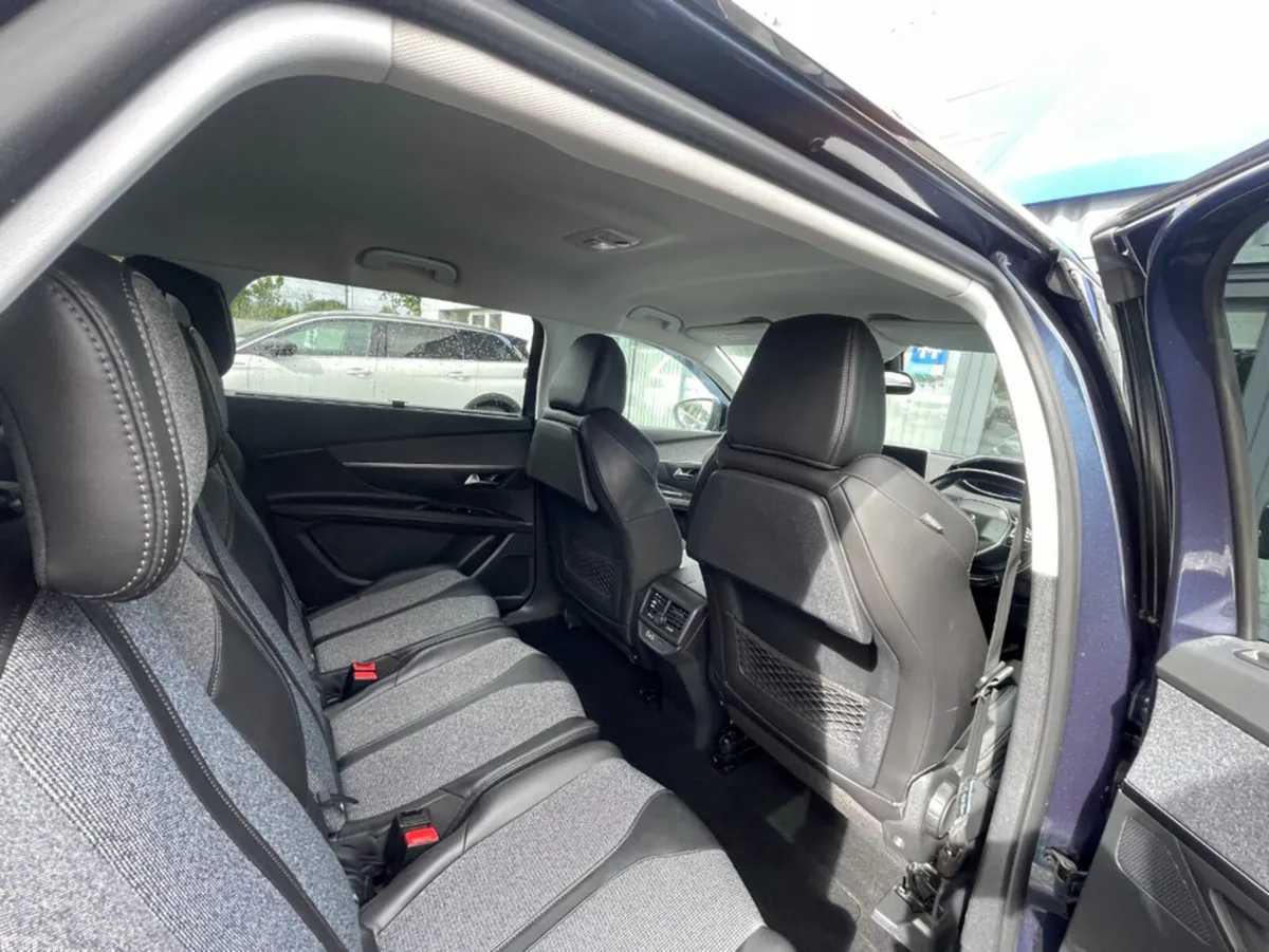 Peugeot 5008 MPV, Diesel, 2018, Blue