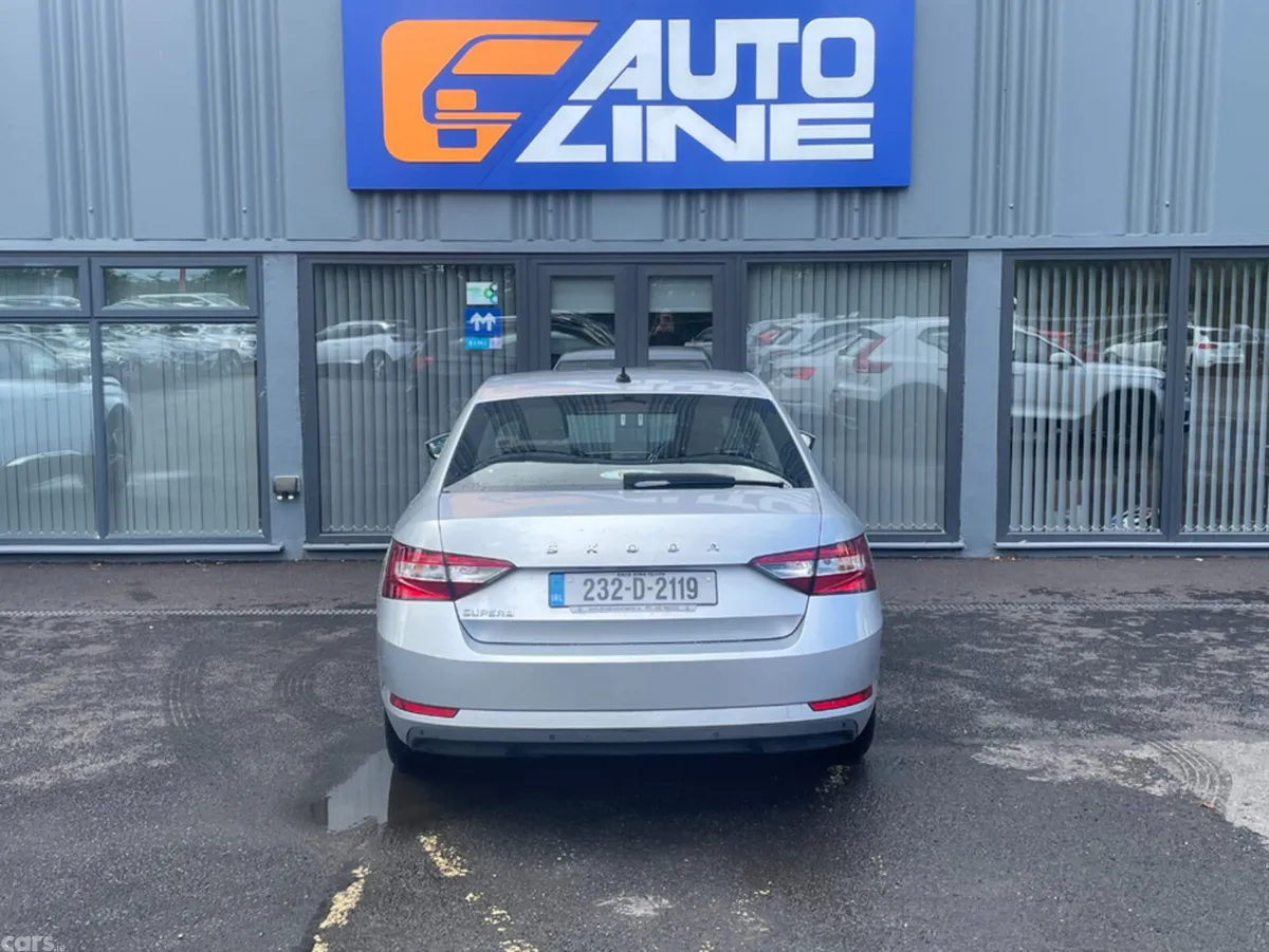 Skoda Superb Hatchback, Diesel, 2023, Grey