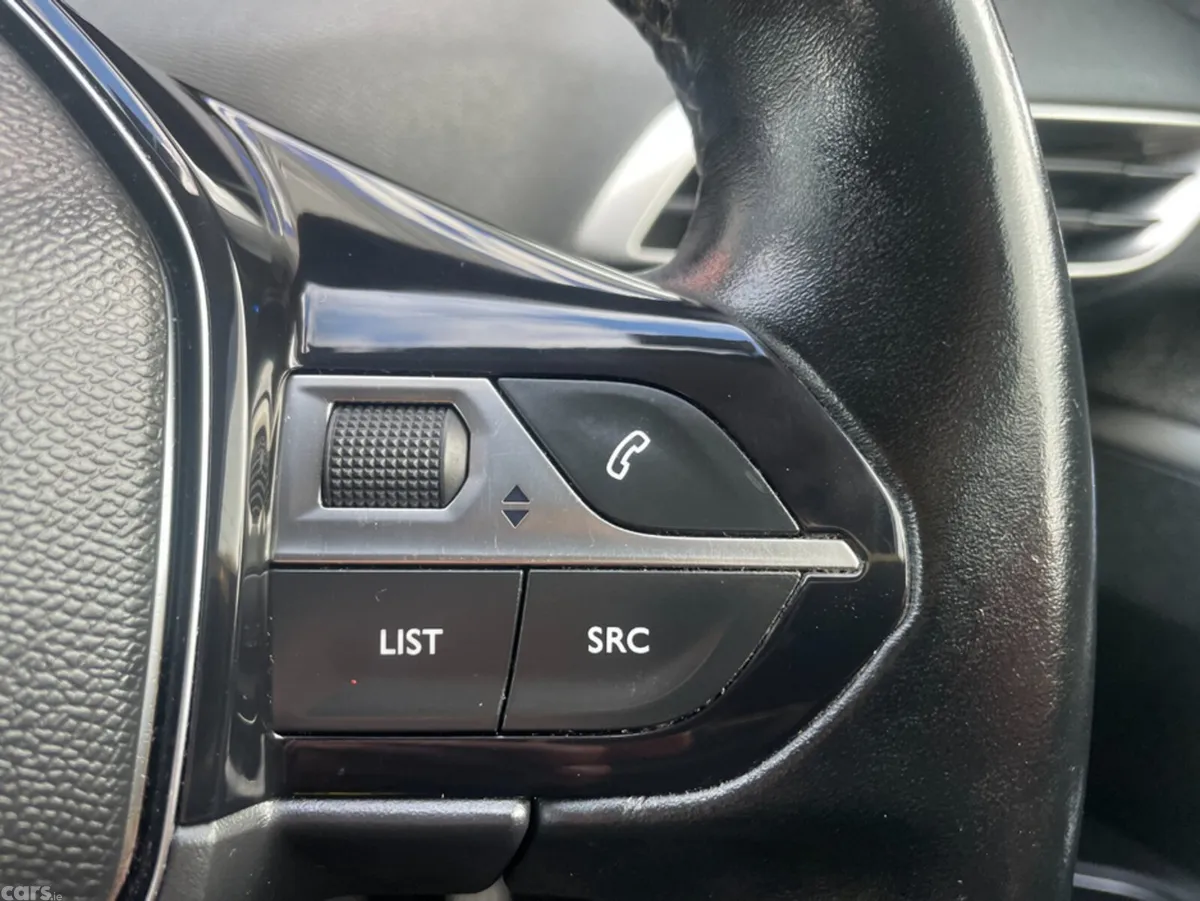Peugeot 5008 MPV, Diesel, 2018, Blue