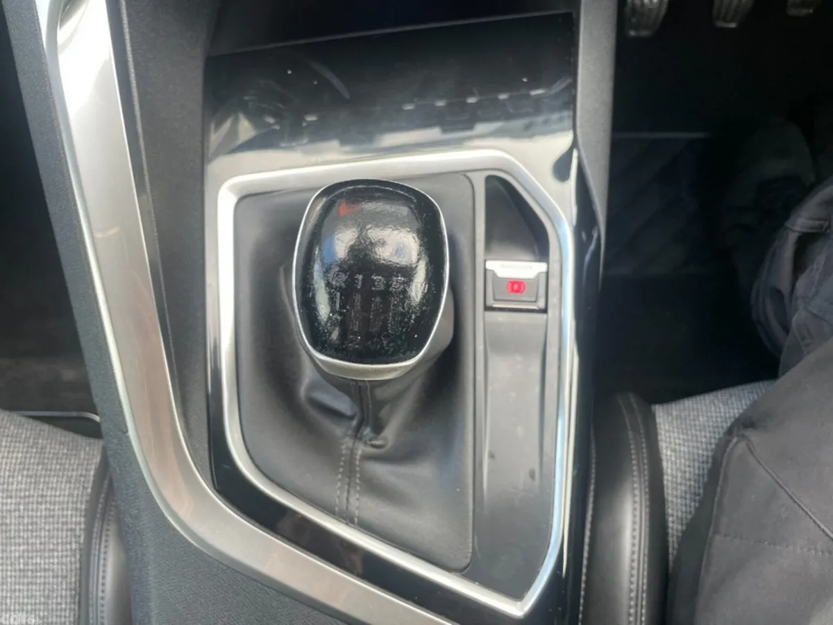 Peugeot 5008 MPV, Diesel, 2018, Blue