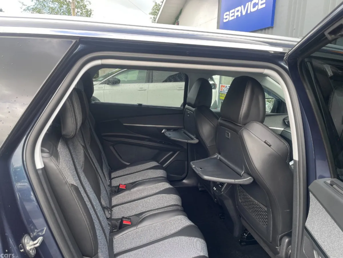 Peugeot 5008 MPV, Diesel, 2018, Blue