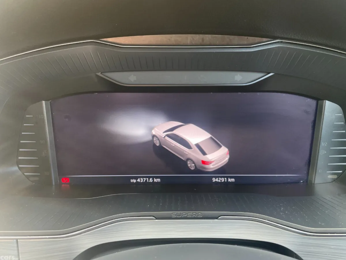 Skoda Superb Hatchback, Diesel, 2023, Grey