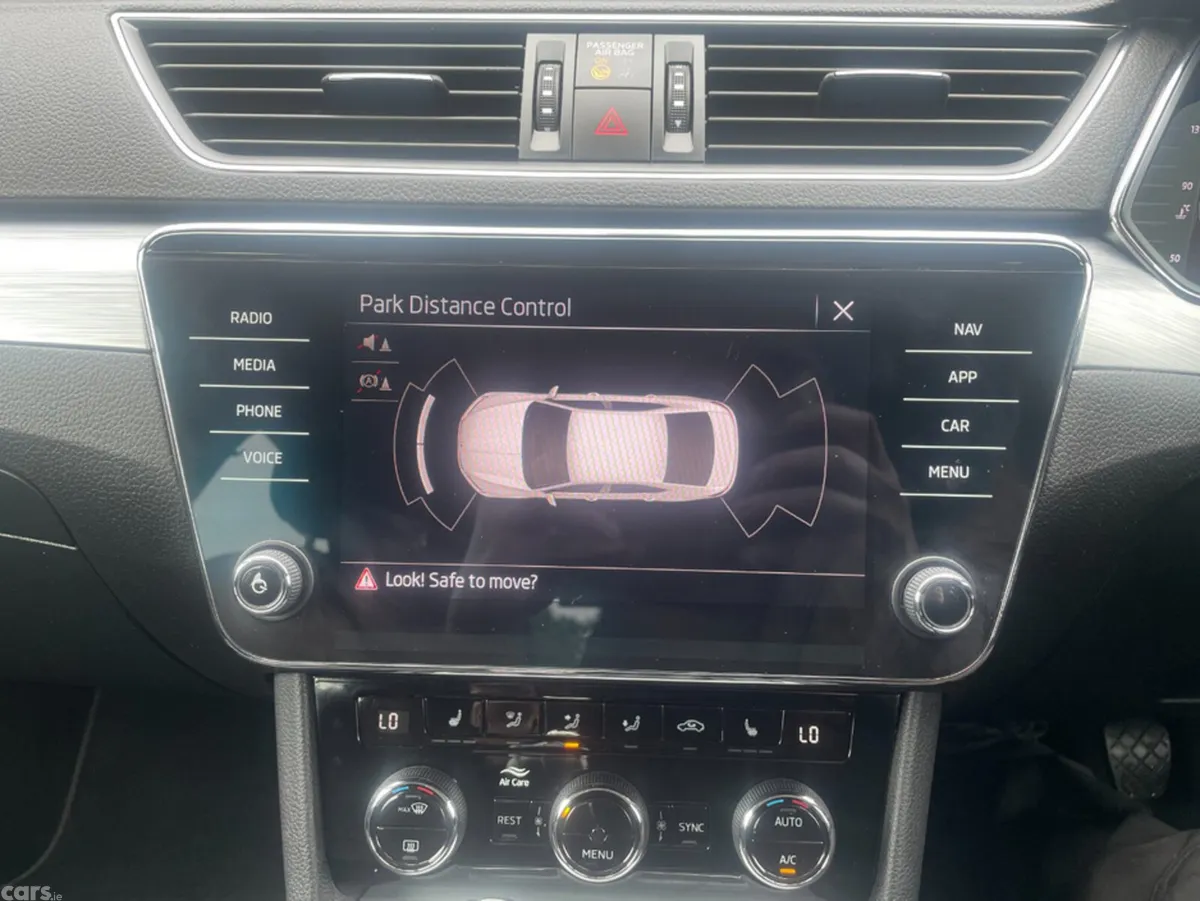 Skoda Superb Hatchback, Diesel, 2023, Red