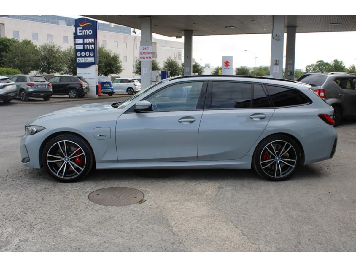BMW 3-Series Estate, Petrol Plug-in Hybrid, 2022, Grey