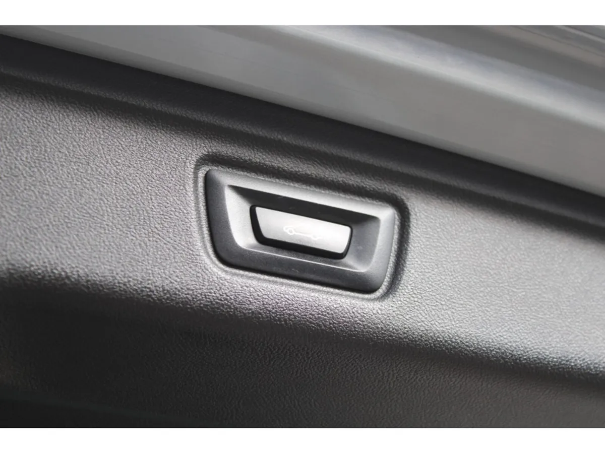 BMW 3-Series Estate, Petrol Plug-in Hybrid, 2022, Grey