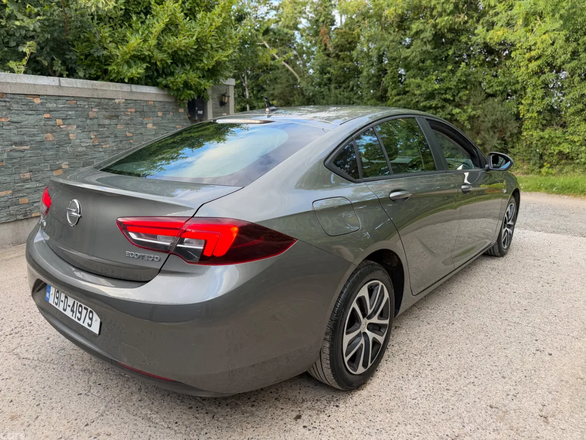 Opel Insignia Hatchback, Diesel, 2019, Grey