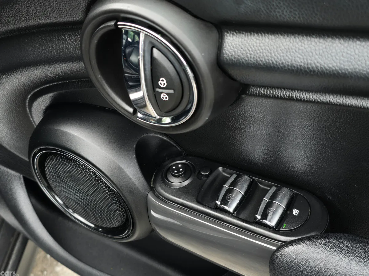 Mini Cooper Hatchback, Diesel, 2018, Grey