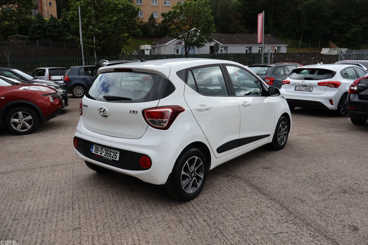 Hyundai i10 Hatchback, Petrol, 2018, White