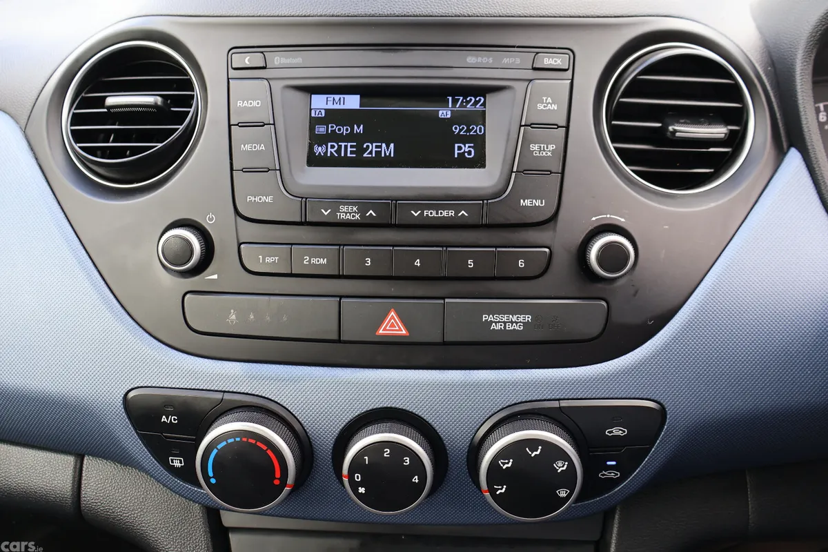 Hyundai i10 Hatchback, Petrol, 2018, White