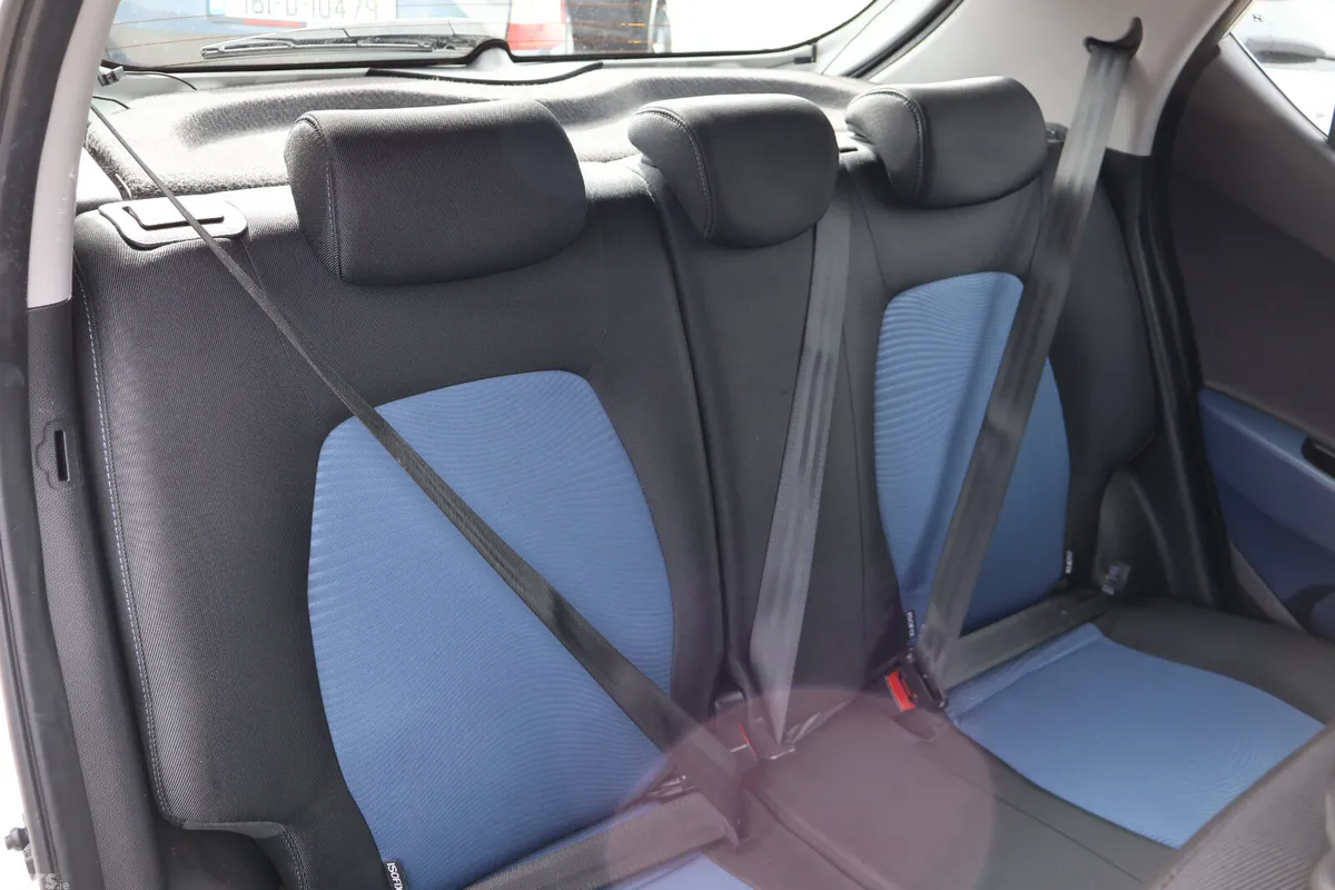 Hyundai i10 Hatchback, Petrol, 2018, White