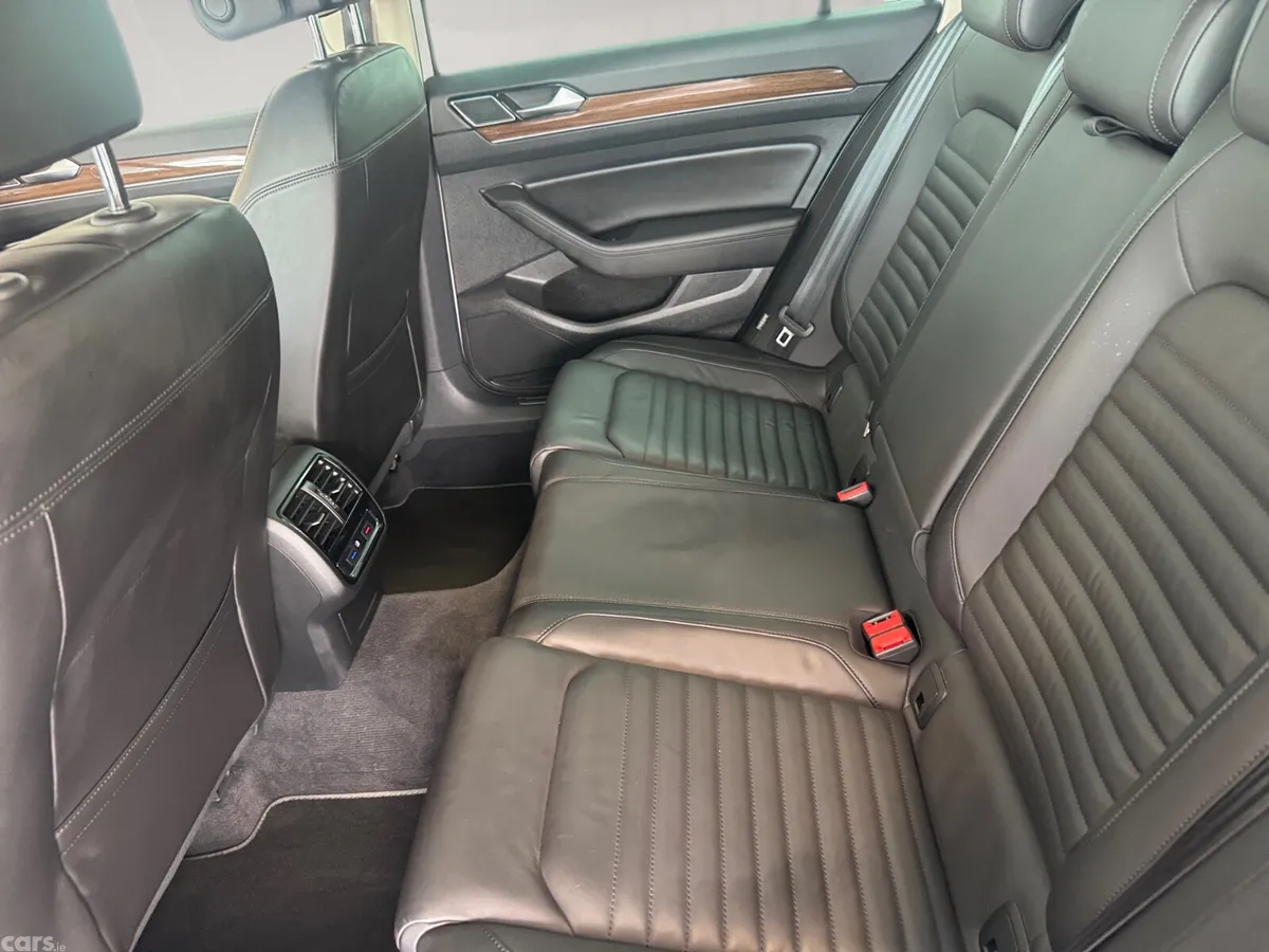 Volkswagen Passat Estate, Diesel, 2019, White