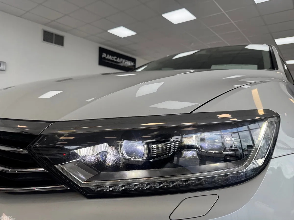 Volkswagen Passat Estate, Diesel, 2019, White