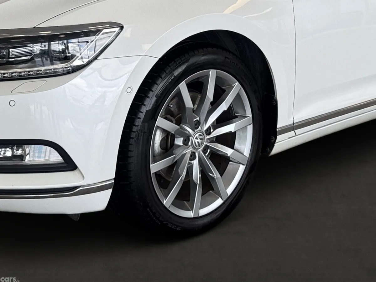 Volkswagen Passat Estate, Diesel, 2019, White