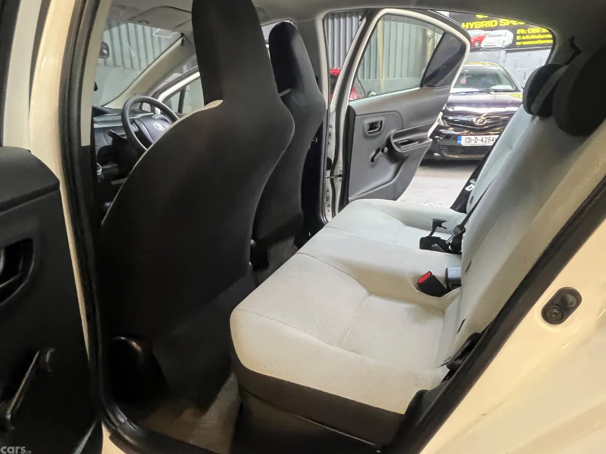 Toyota Aqua Hatchback, Petrol Hybrid, 2017, White