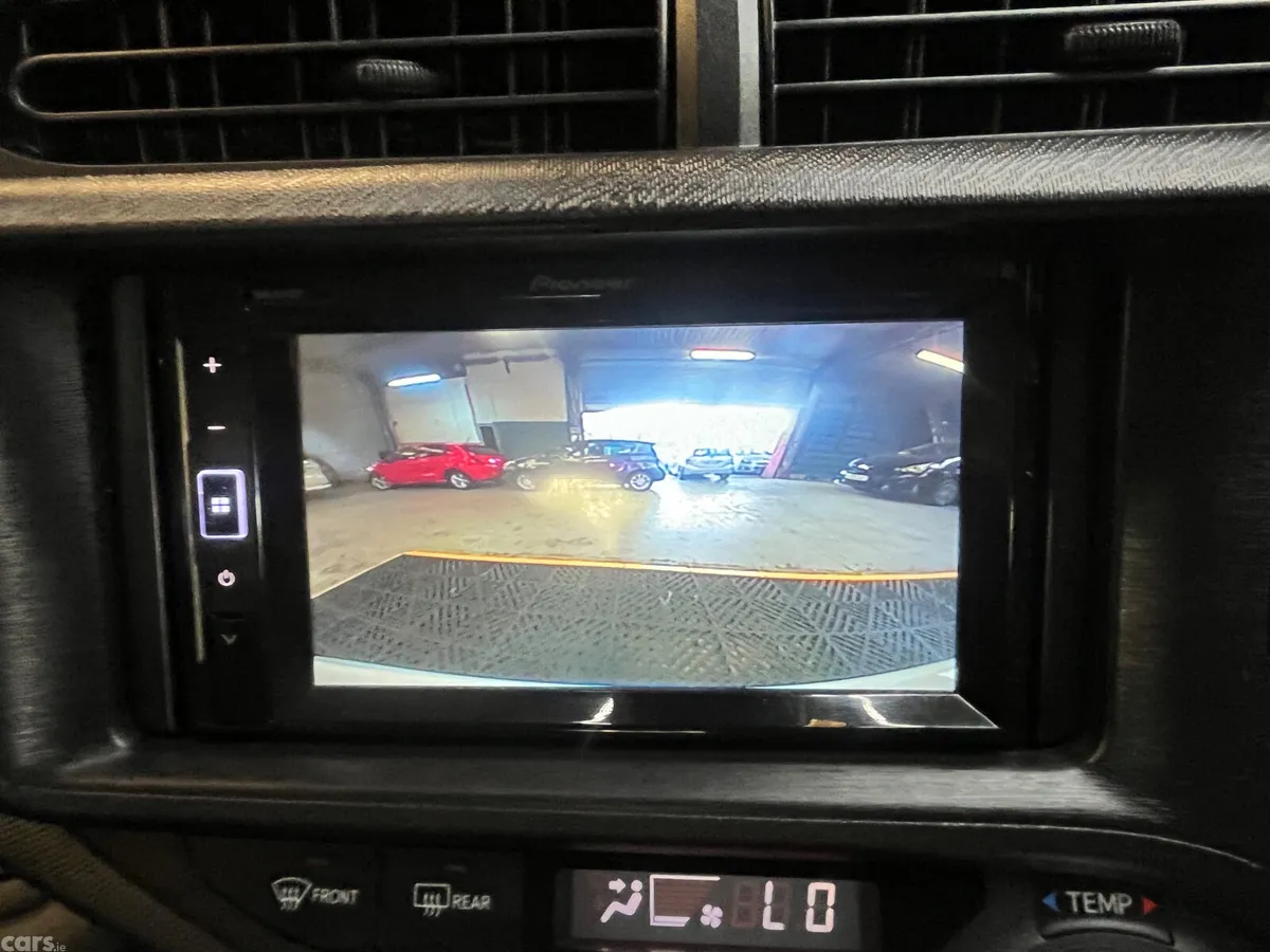 Toyota Aqua Hatchback, Petrol Hybrid, 2017, White