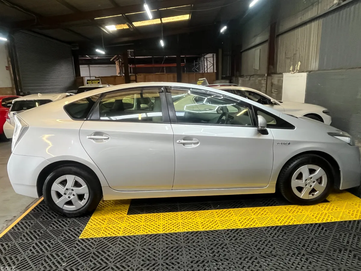 Toyota Prius Hatchback, Petrol Hybrid, 2010, Silver