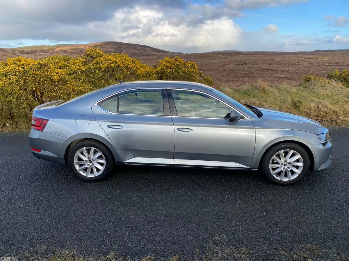 Skoda Superb Saloon, Diesel, 2017, Grey