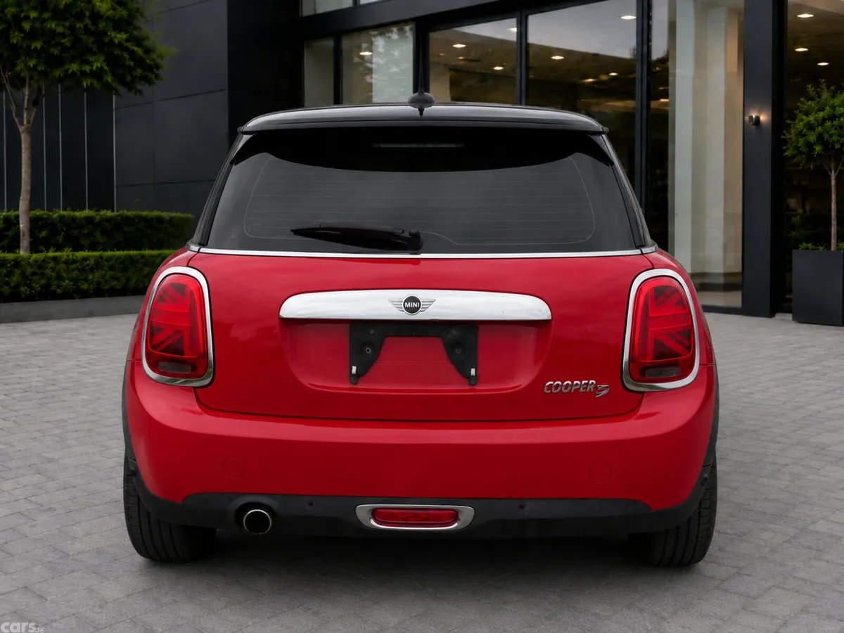 Mini Cooper Hatchback, Diesel, 2019, Red