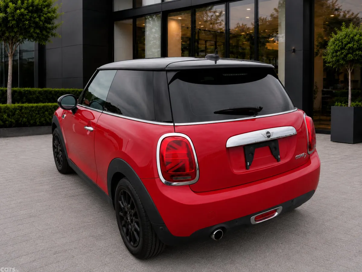 Mini Cooper Hatchback, Diesel, 2019, Red