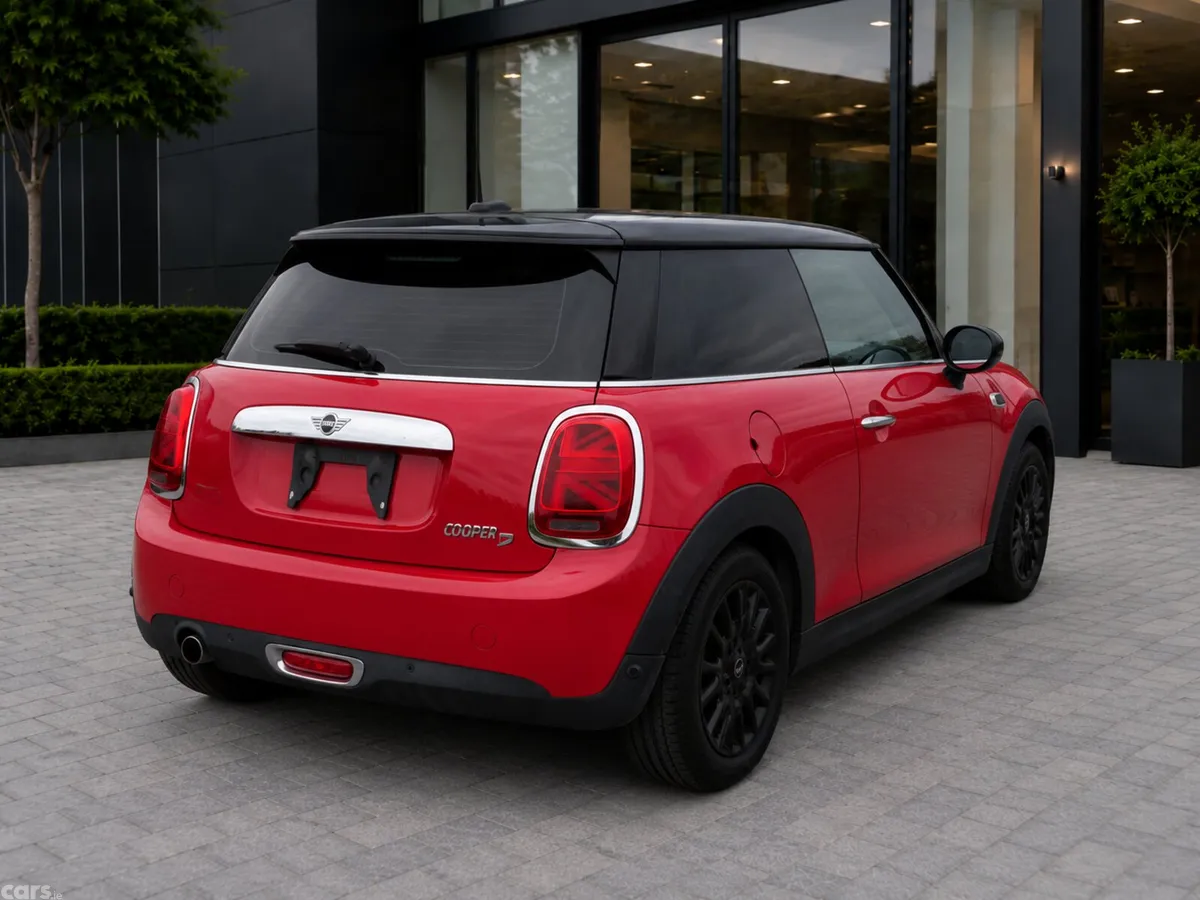 Mini Cooper Hatchback, Diesel, 2019, Red