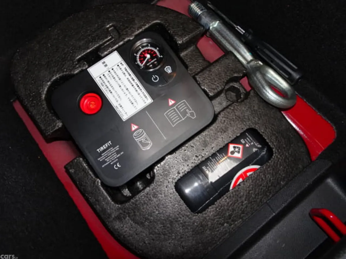 Mini Cooper Hatchback, Diesel, 2019, Red