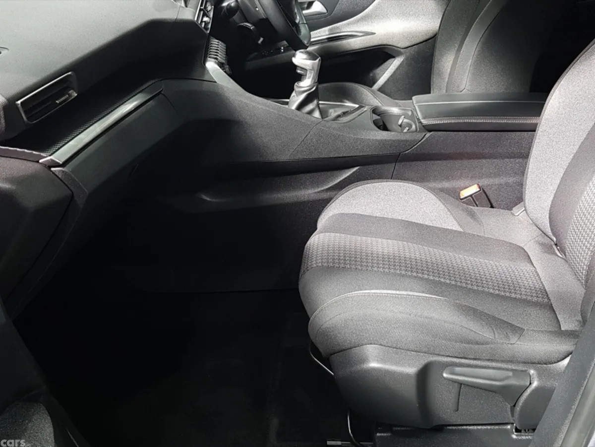 Peugeot 3008 MPV, Diesel, 2020, Grey