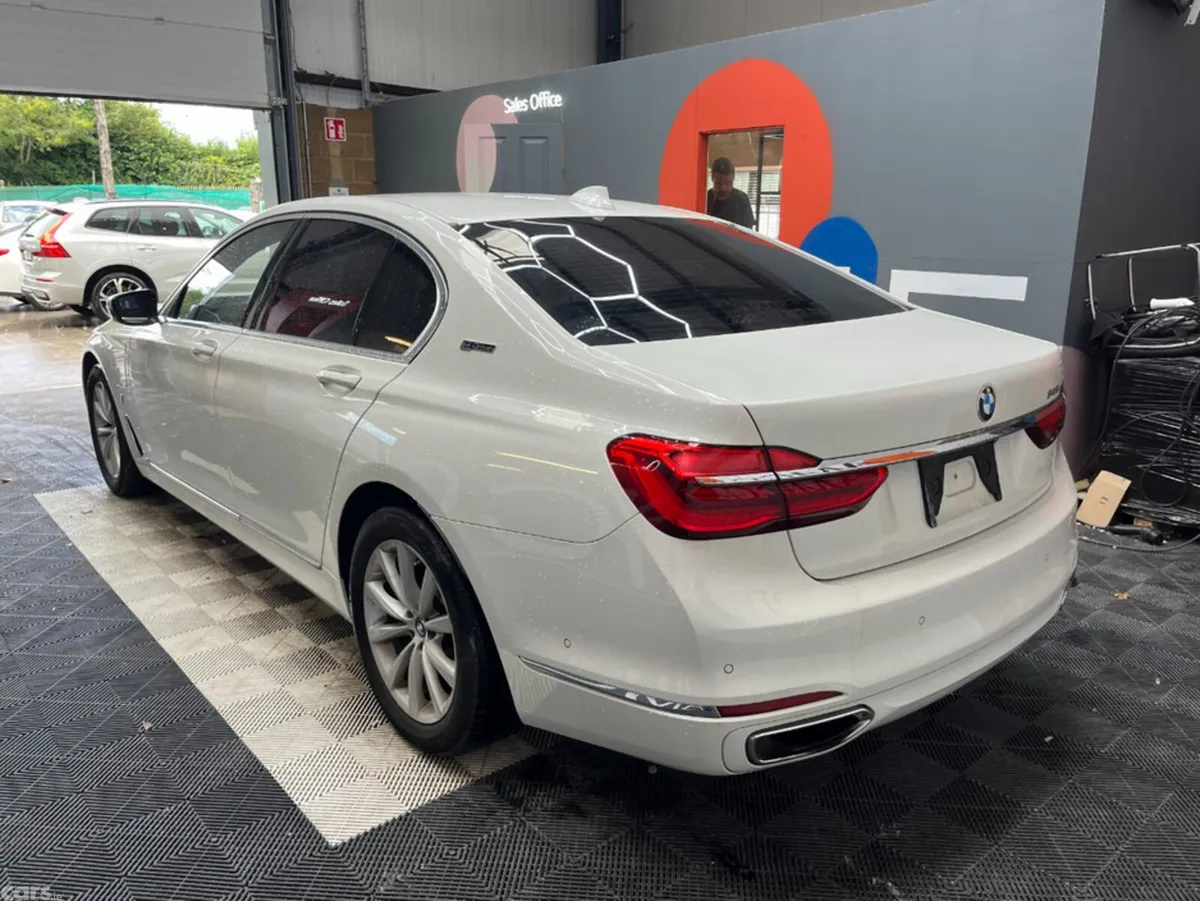 BMW 7-Series Saloon, Petrol Plug-in Hybrid, 2018, White