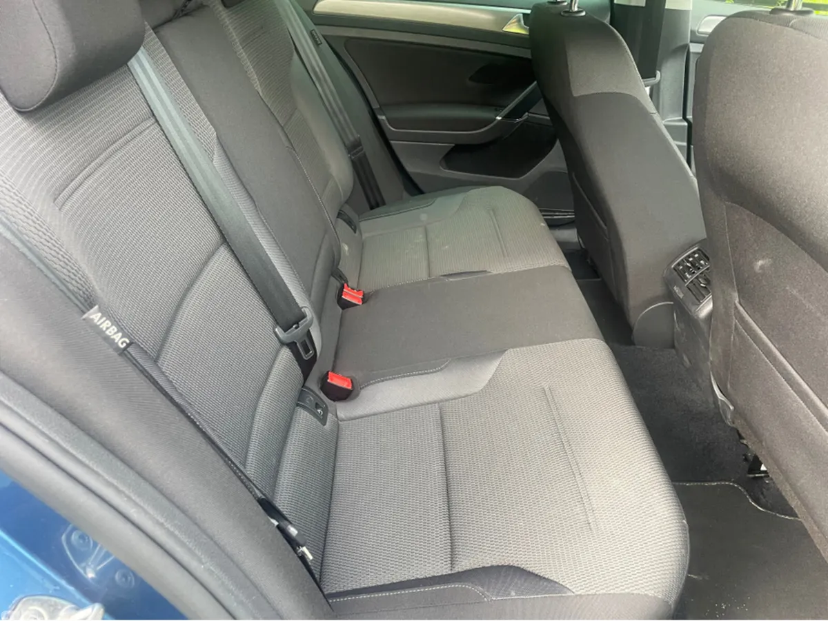 Volkswagen Golf Hatchback, Petrol, 2017, Blue