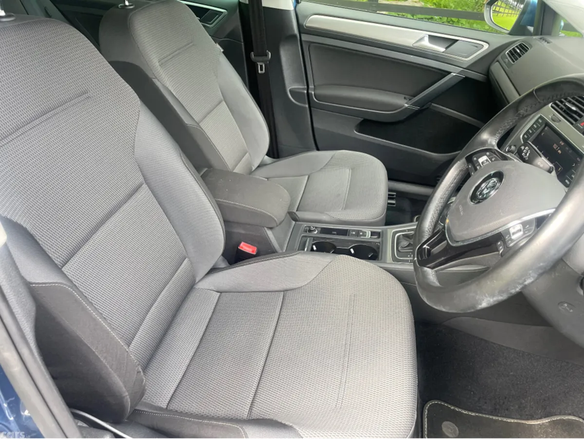 Volkswagen Golf Hatchback, Petrol, 2017, Blue