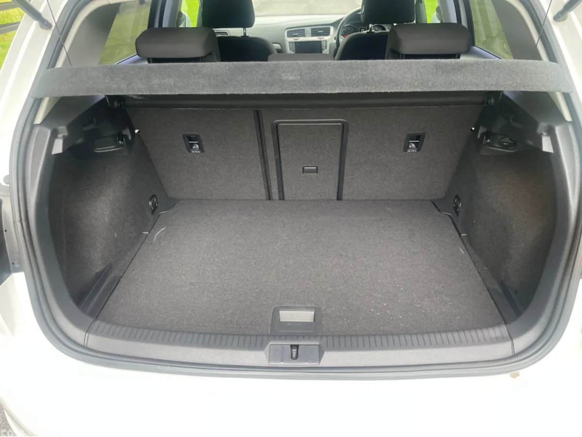Volkswagen Golf Hatchback, Petrol, 2015, White